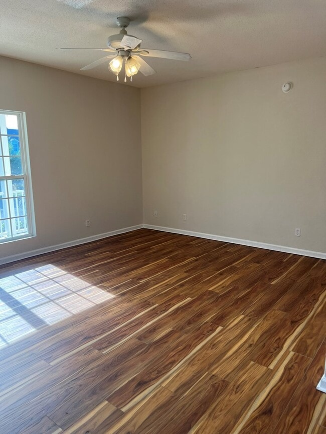 Building Photo - 365 Timber Ridge Dr