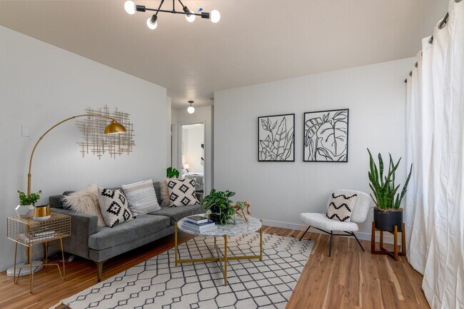 Foto del edificio - 8805 SE Garden Ln