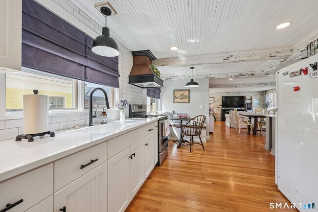 Foto del edificio - 899 Ocean Ave