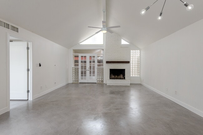 Building Photo - 6022 N 11th St