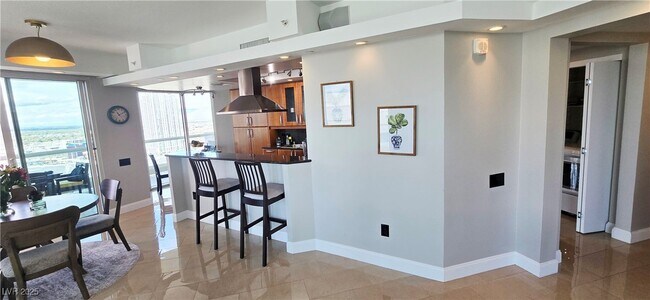 Foto del edificio - 2747 Paradise Rd