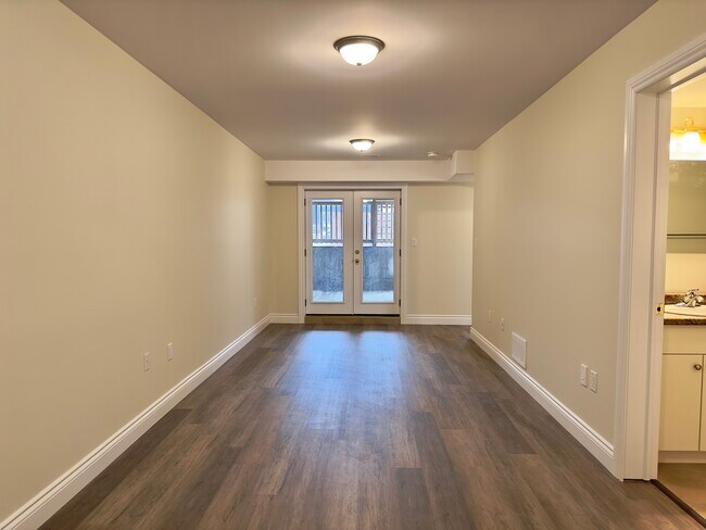Photo du bâtiment - Brand New 2-Bedroom Townhome – Available I...