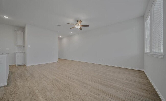 Building Photo - 7115 Fannin St