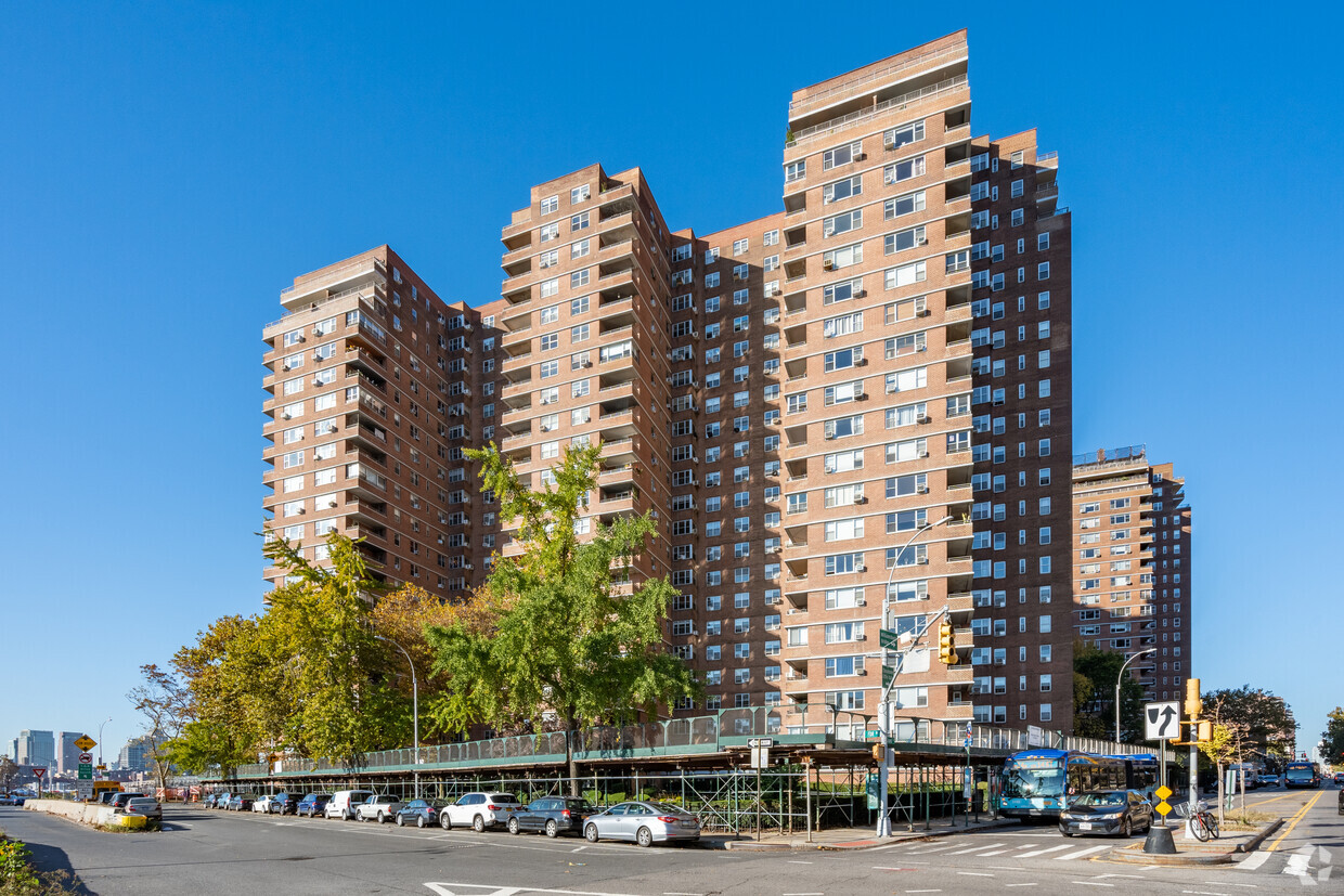 Primary Photo - East River Housing