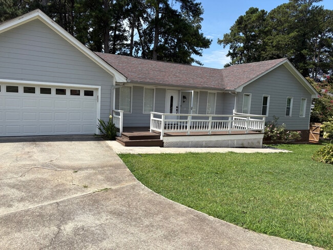 Photo - Room in House on Greg Dr SW