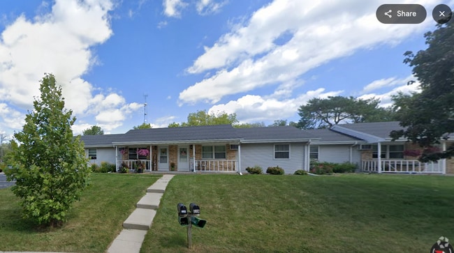 Building Photo - 1070 Mineral Springs Dr
