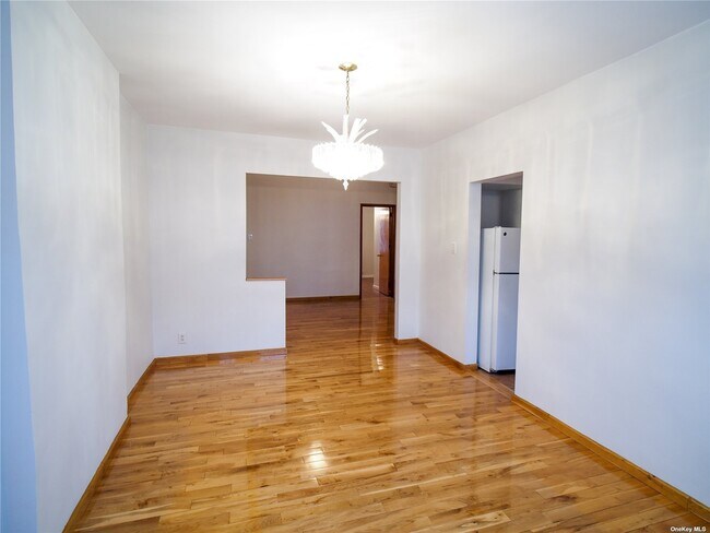Foto del edificio - 60-79-79 71st Ave
