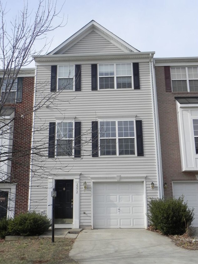 Primary Photo - Townhouse for Rent in Culpeper