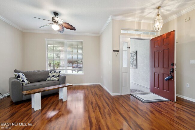 Building Photo - 5 br, 3 bath House - 1631 Majestic View Ln