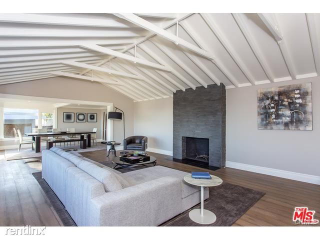 Foto del edificio - 8501 Hedges Pl