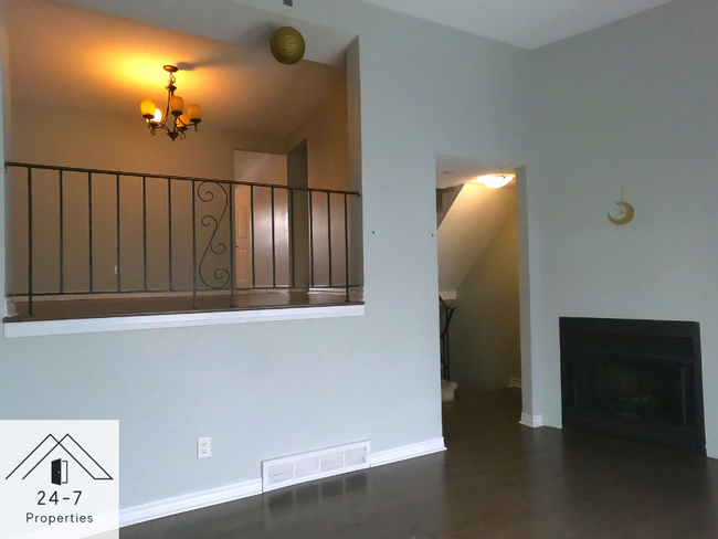 Left: dining room, right: fireplace - 2 Bertona St