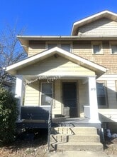 Building Photo - 979 King St