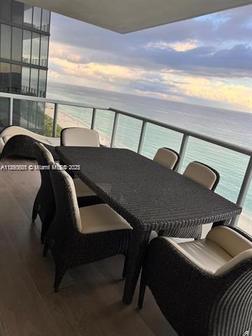 Foto del edificio - 17121 Collins Ave