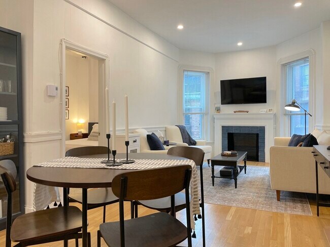 Building Photo - 827 Boylston St
