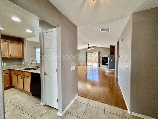 Foto del edificio - 479 Hayloft Way