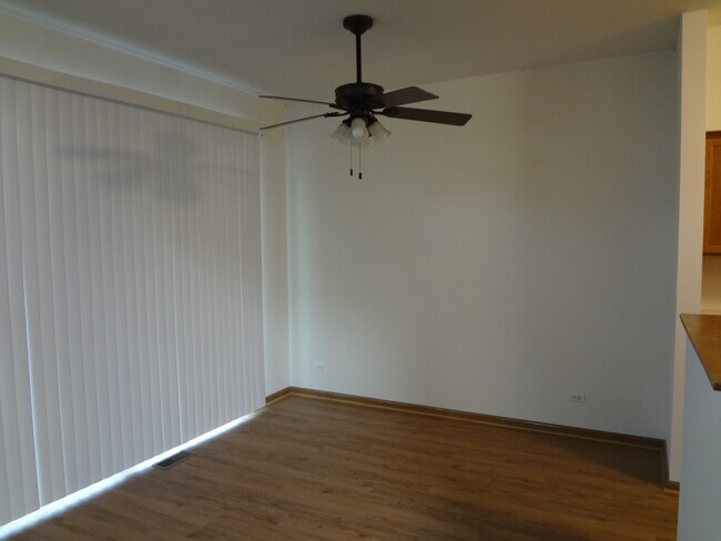 Foto del edificio - 283 Camel Bend Ct
