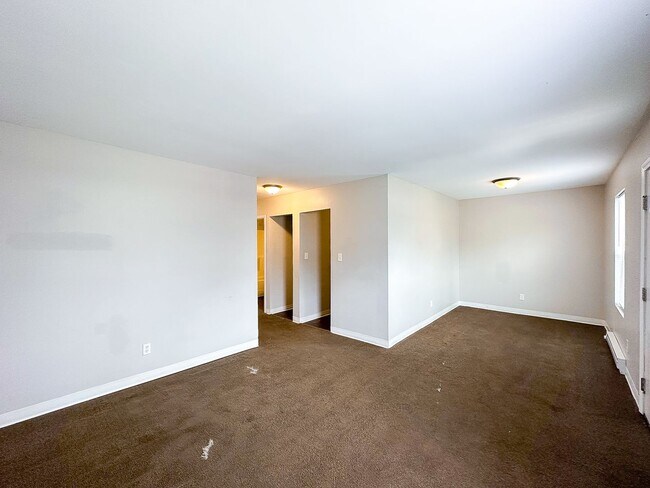 Building Photo - 2810 Adams