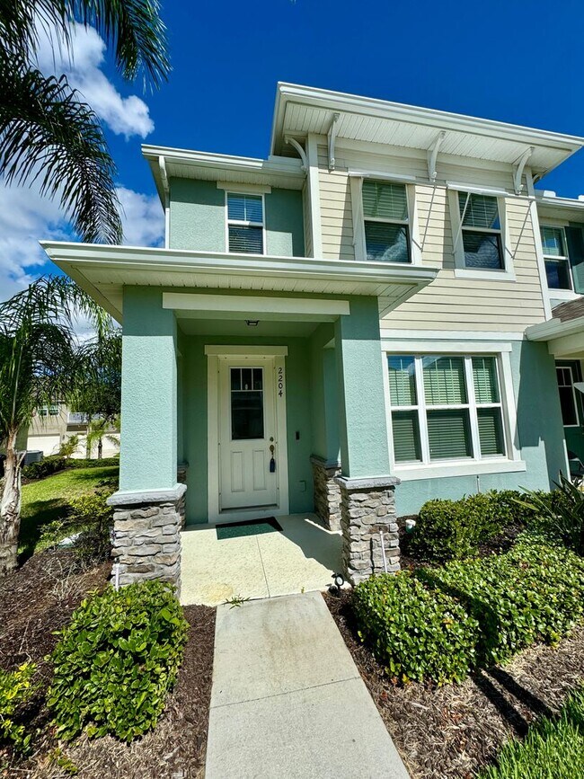 Photo - FOR RENT - Fantastic end unit townhouse in...