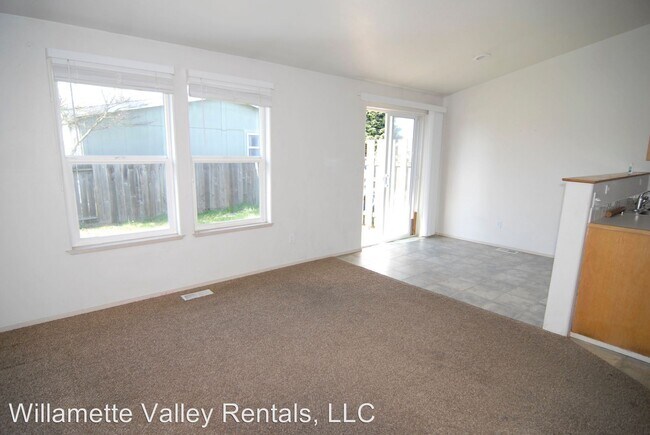 Foto del edificio - 462-464 Hummingbird St SE