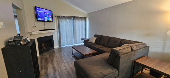 Foto del edificio - 14886 Reedley St