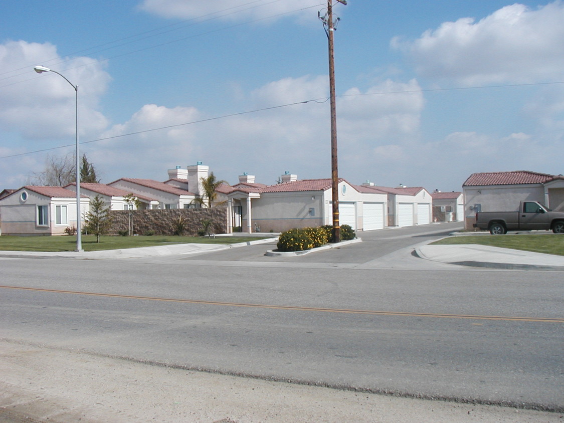 Building Photo - 1900-1948 Palm Ave