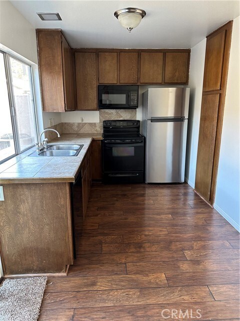 Foto del edificio - 3852 Chelsea Dr