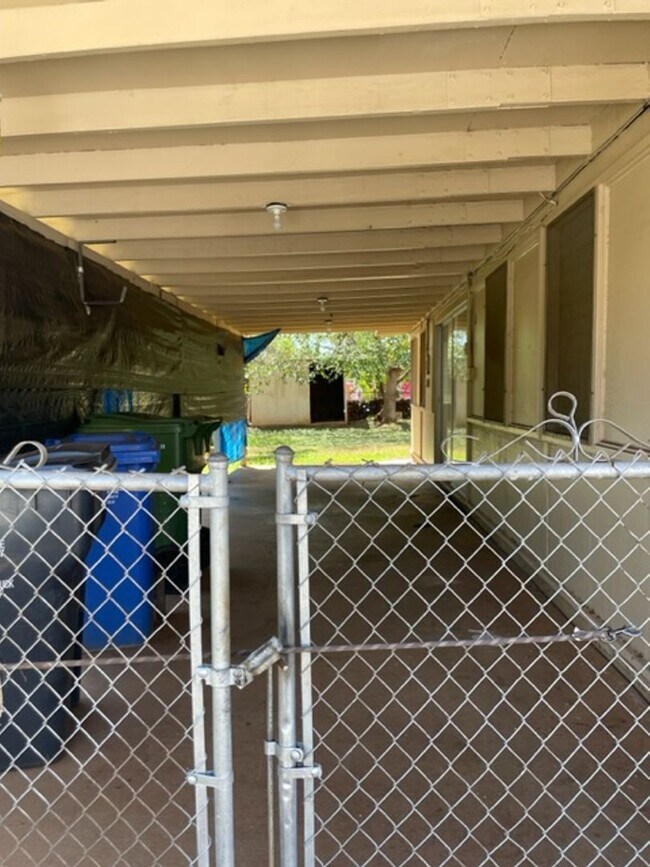 Foto del edificio - Available now