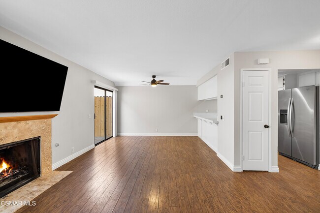 Foto del edificio - 5291 Colodny Dr