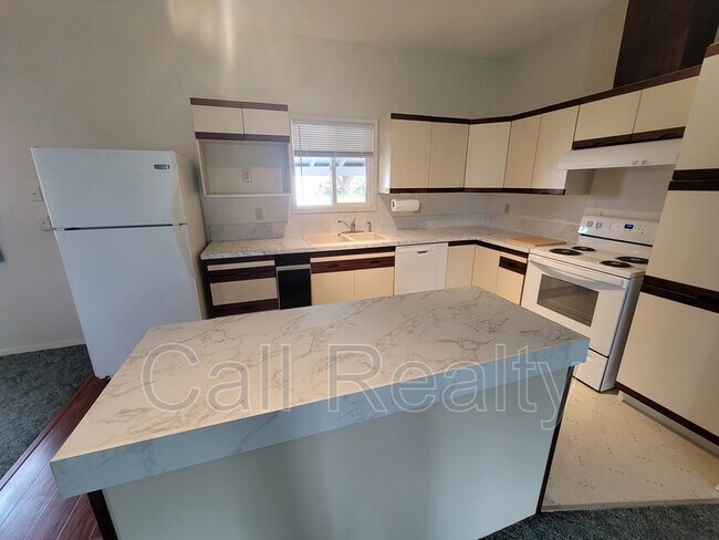Building Photo - 5405 S Hayford Rd