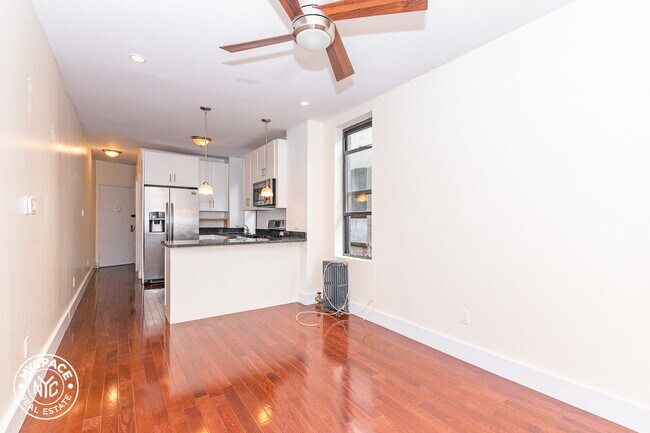 Foto del edificio - 223 Bainbridge St