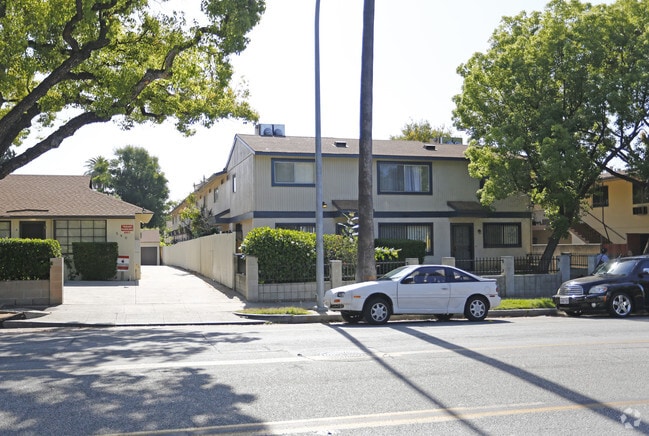 Building Photo - Treasured Townhomes LLC