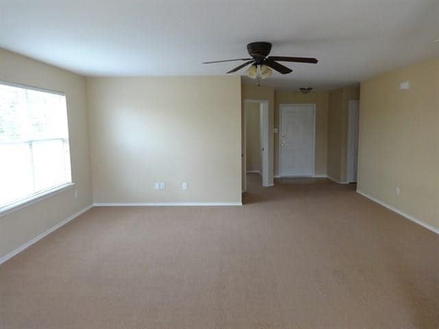 Building Photo - 108 Thoroughbred Dr