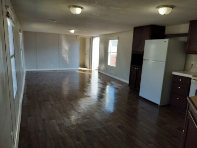 Foto del edificio - 210 Jamback Rd