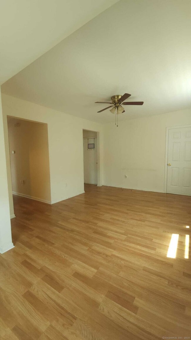Building Photo - 33 Trowel St
