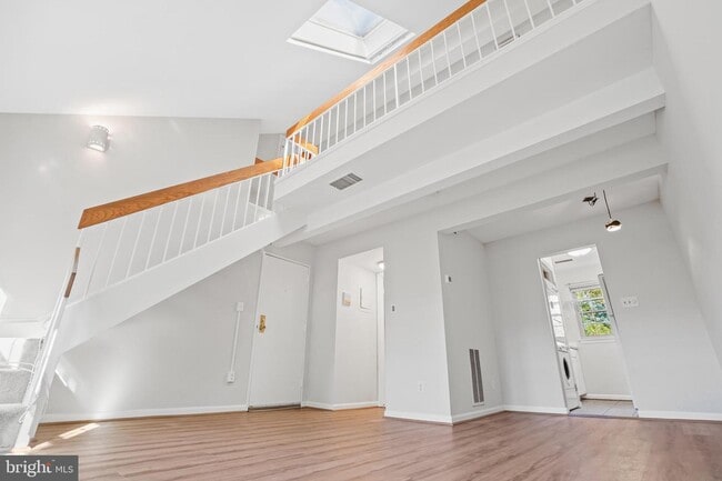 Building Photo - 521 Bashford Ln