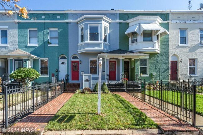 Foto del edificio - 1541 3rd St. NW