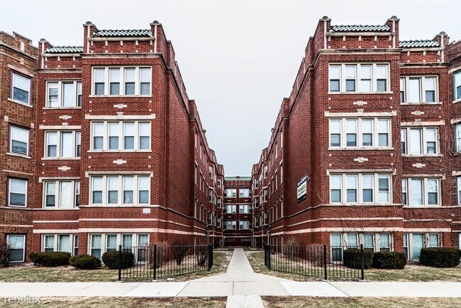 Building Photo - 1 br, 1 bath Apartment - 5952 W Superior St