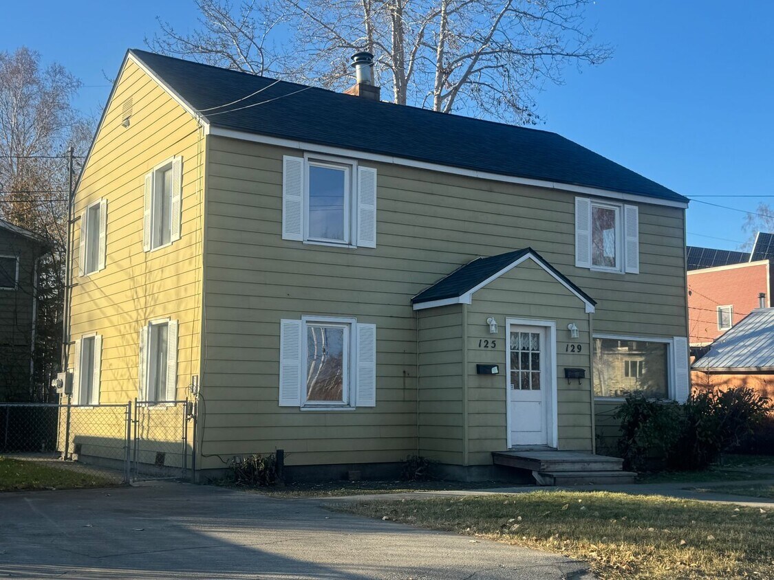 Primary Photo - 8th Ave- 125/129 - KN