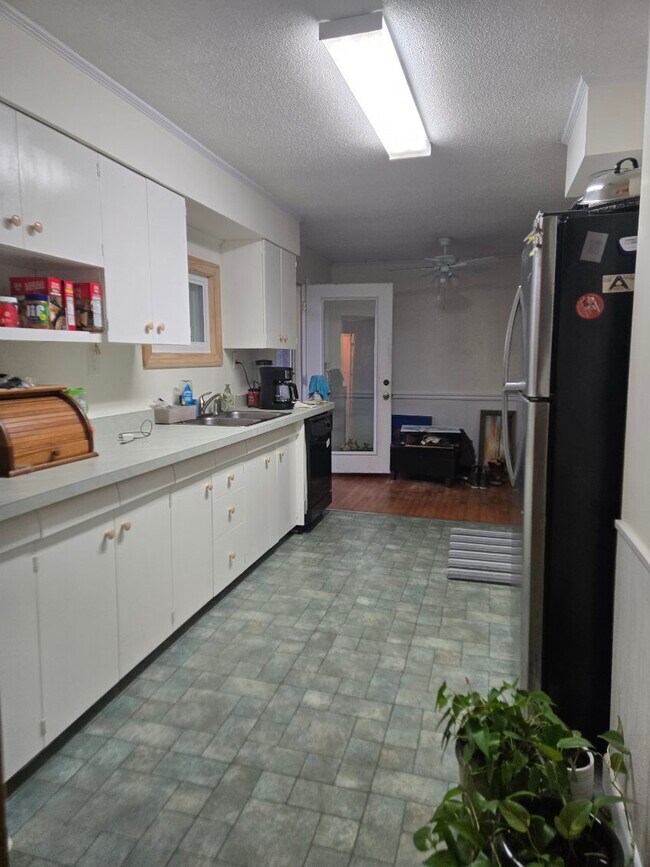 Foto del edificio - 121 Shore Dr