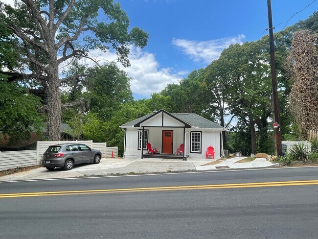 Foto del edificio - 2383 Perry Blvd NW
