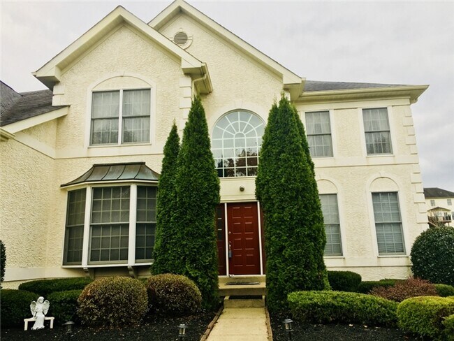 Building Photo - 177 Thompson Dr