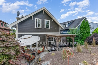 Building Photo - 605 20th Ave