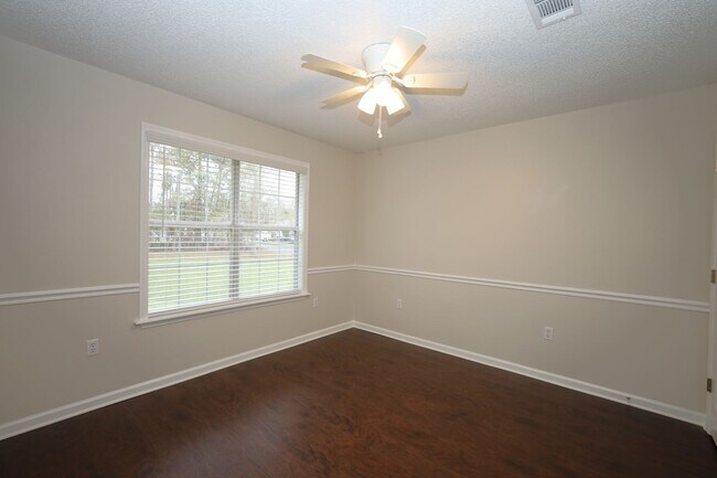 Building Photo - 4007 Foxridge Ln