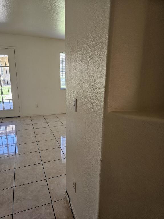 Building Photo - 2500 Adelante Ave