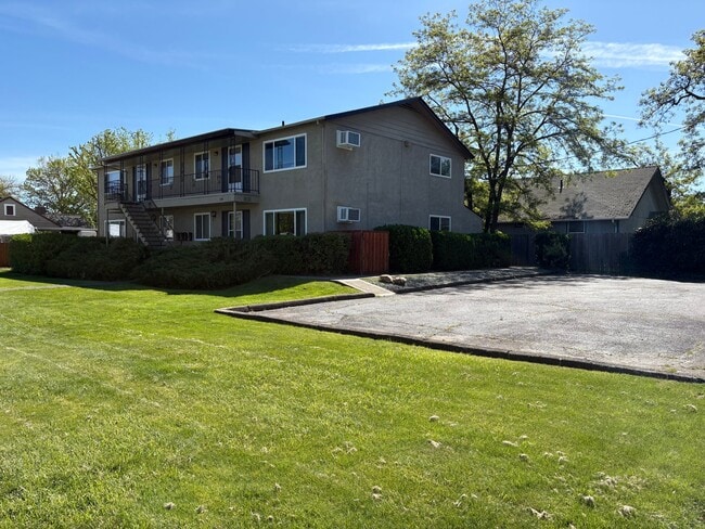 Building Photo - 350 Alder St