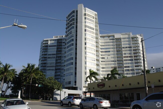 Building Photo - 7135 Collins Ave