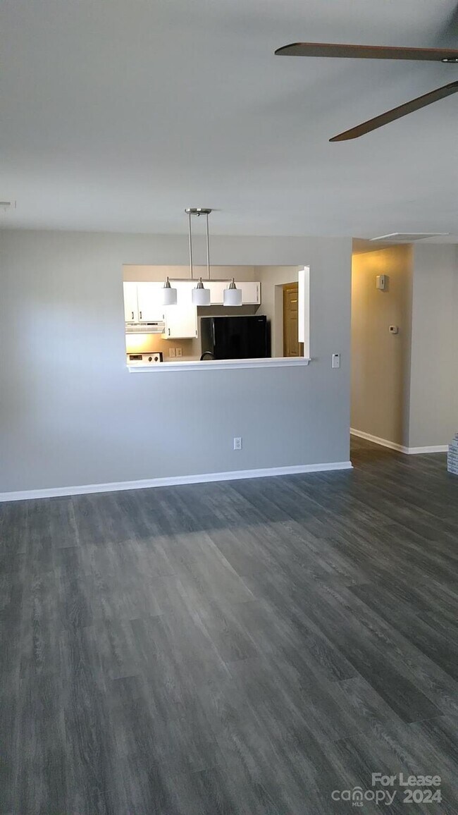 Building Photo - 2518 Pitts Dr
