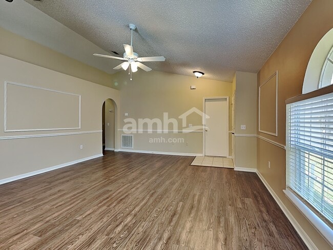 Foto del edificio - 6524 Tabogi Trl