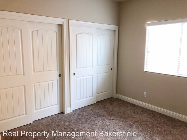 Building Photo - 3 br, 3 bath House - 9313 Four Pines Drive