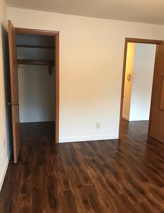Foto del edificio - 2131 N Summit Ave